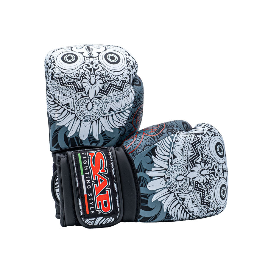 Guantoni Da Boxe Hammer SAP – Vinile Nero/Oro, Chiusura VELCRO, Interno In PU, Design Aggressivo Per Allenamento
